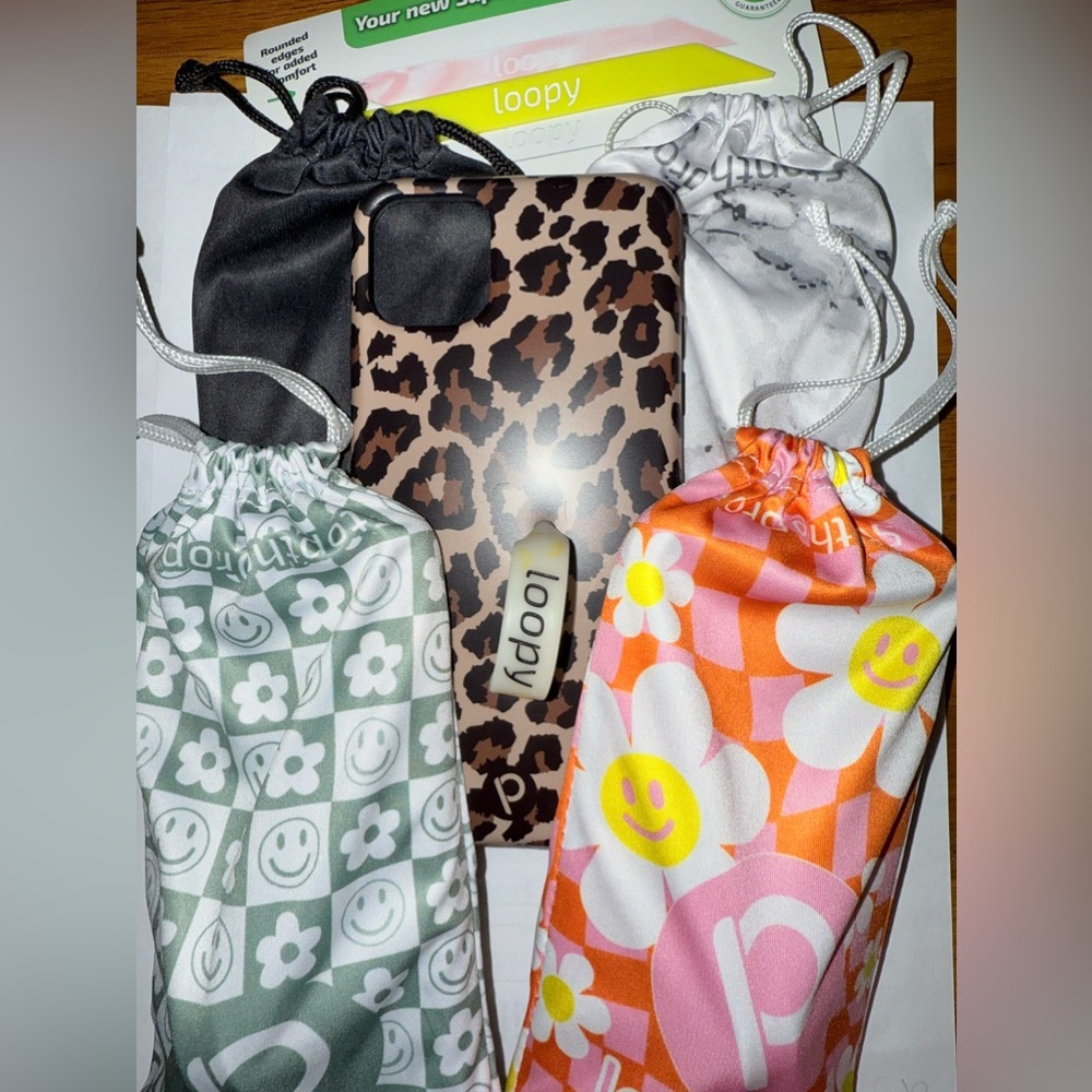 5 IPhone 11pro Max loopy cases